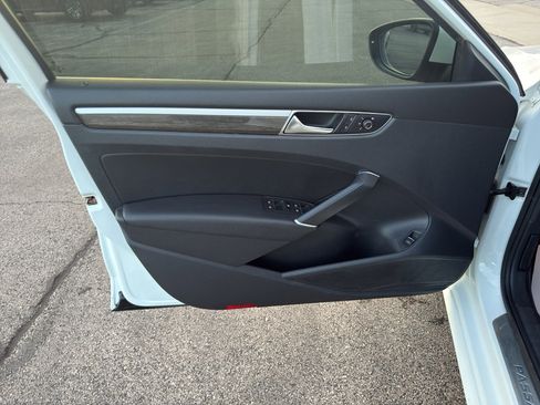 Used 2017 Volkswagen Passat 1.8T SE image 10