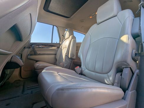 Used 2013 Buick Enclave Premium image 12