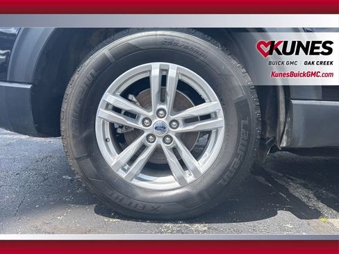 Used 2023 Ford Explorer XLT w/ Equipment Group 202A image 11