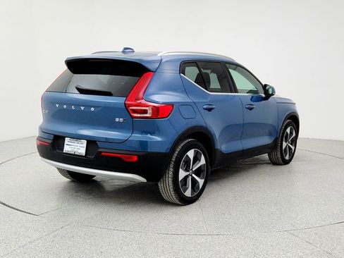 Certified 2025 Volvo XC40 B5 Plus image 5
