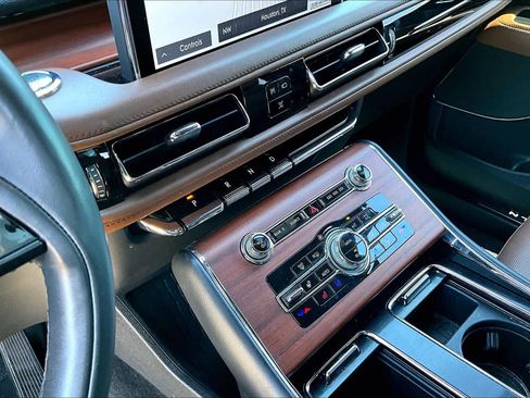 Used 2024 Lincoln Aviator Reserve w/ Elements Package Plus RWD image 17