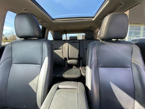 Used 2017 Toyota Highlander Limited Platinum image 32