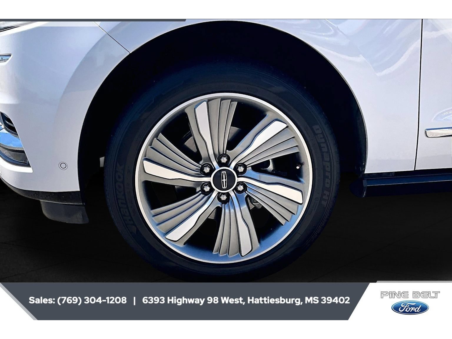 Used 2018 Lincoln Navigator Select w/ Technology Package RWD image 7