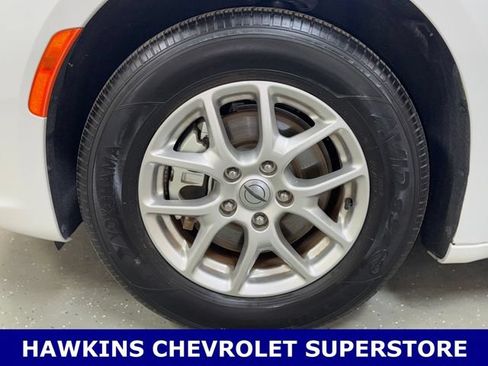 Used 2025 Chrysler Pacifica Select FWD image 50