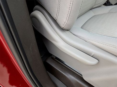 Used 2020 GMC Sierra 1500 SLE w/ SLE Value Package image 29