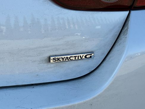 Used 2019 MAZDA MAZDA3 w/Preferred Pkg image 6