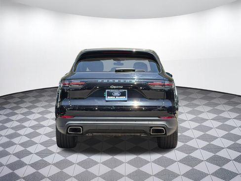 Used 2023 Porsche Cayenne AWD/4WD image 11