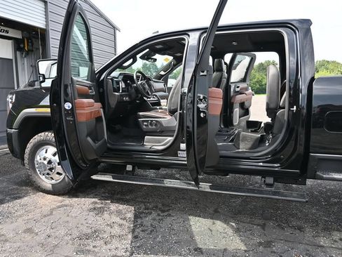 Used 2026 GMC Sierra 3500 Denali Ultimate AWD/4WD image 37