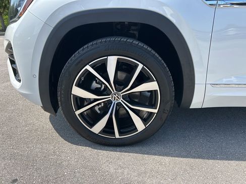 Certified 2025 Volkswagen Atlas Cross Sport SEL Premium R-Line AWD/4WD image 58
