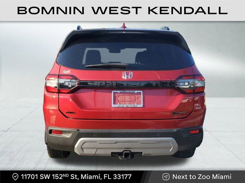 Used 2023 Honda Pilot TrailSport image 6