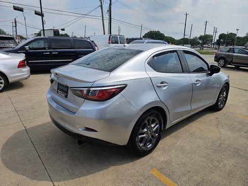 Used 2019 Toyota Yaris LE FWD image 5