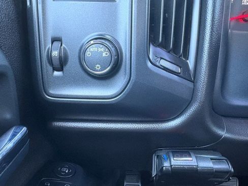 Used 2017 Chevrolet Silverado 1500 Custom w/ Custom Convenience Package AWD/4WD image 13