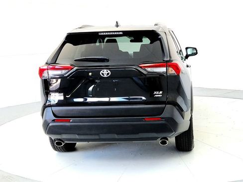 Used 2025 Toyota RAV4 XLE AWD/4WD image 5
