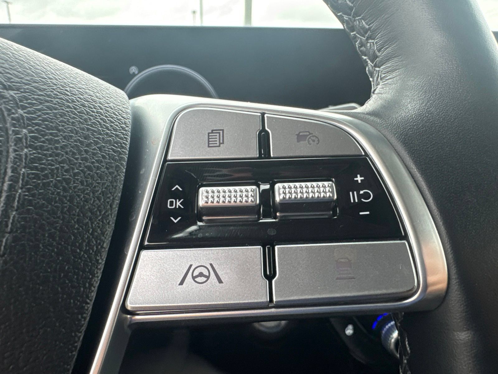 Used 2024 Kia Telluride SX AWD/4WD image 16