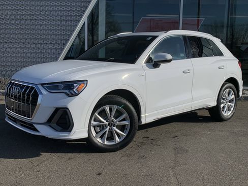 Certified 2025 Audi Q3 2.0T Premium w/ Convenience Package image 1