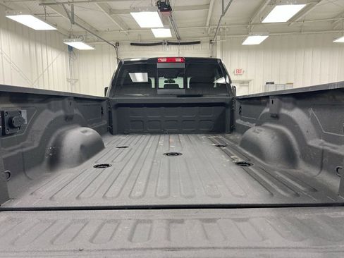 Used 2024 RAM 3500 Tradesman w/ Chrome Appearance Group image 18