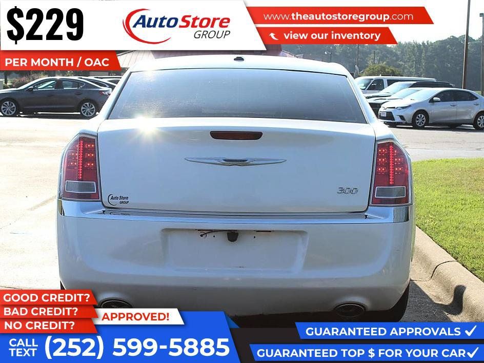 Used 2014 Chrysler 300 RWD image 7