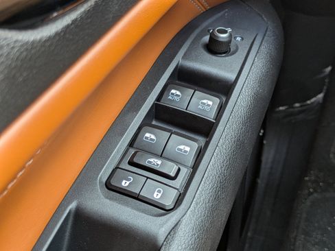 Used 2025 Jeep Compass Limited AWD/4WD image 20