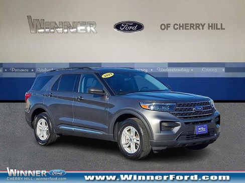 Certified 2022 Ford Explorer XLT w/ Class IV Trailer Tow Package image 1