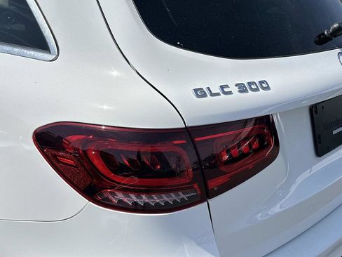 Used 2021 Mercedes-Benz GLC 300 4MATIC w/ Premium Package image 9