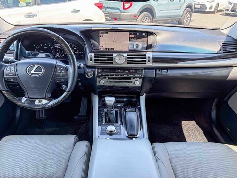 Used 2015 Lexus LS 460 L w/ Ultra Luxury Package image 11