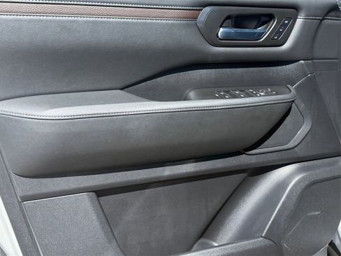 New 2026 Nissan Armada SL image 17