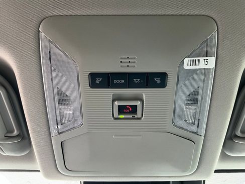 Used 2024 Toyota RAV4 XLE image 17