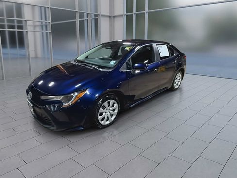 Used 2023 Toyota Corolla LE w/ Carpet Mat Package (TMS) FWD image 4