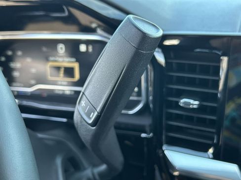 Used 2025 GMC Sierra 1500 SLT image 16