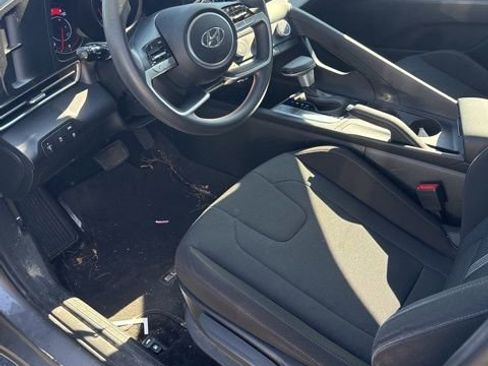 Used 2023 Hyundai Elantra SE FWD image 9
