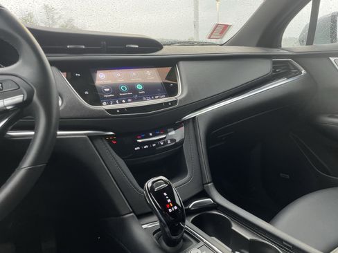 Used 2024 Cadillac XT6 Luxury w/ LPO, Floor Liner Package AWD/4WD image 23