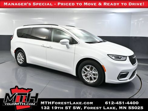 Used 2022 Chrysler Pacifica Touring-L FWD image 1