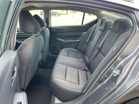 Used 2024 Nissan Altima 2.5 SV image 25