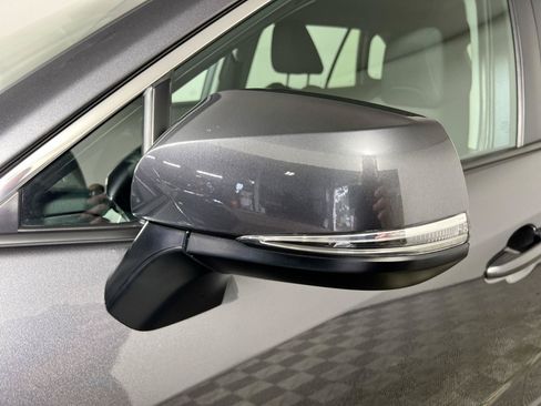 Used 2025 Toyota RAV4 XLE FWD image 13