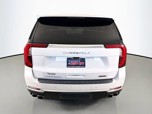 Used 2025 GMC Yukon Denali w/ Denali Reserve Package AWD/4WD image 9
