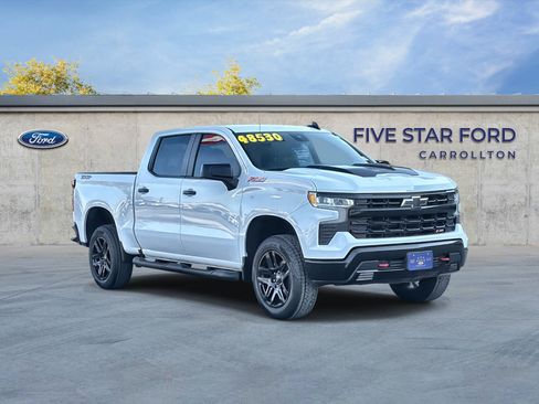 Used 2024 Chevrolet Silverado 1500 LT Trail Boss w/ Convenience Package II AWD/4WD image 1