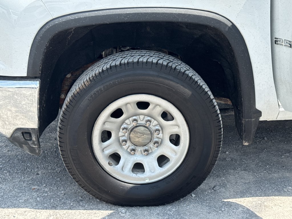 Used 2024 Chevrolet Silverado 2500 LT AWD/4WD image 22