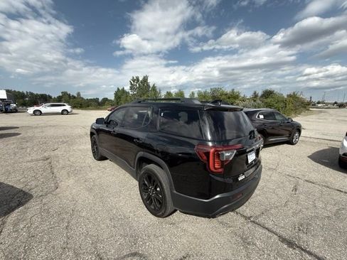 Used 2022 GMC Acadia SLE w/ Infotainment Package AWD/4WD image 3
