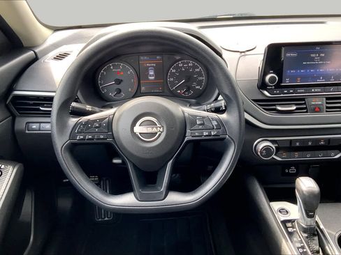 Used 2024 Nissan Altima 2.5 S FWD image 6
