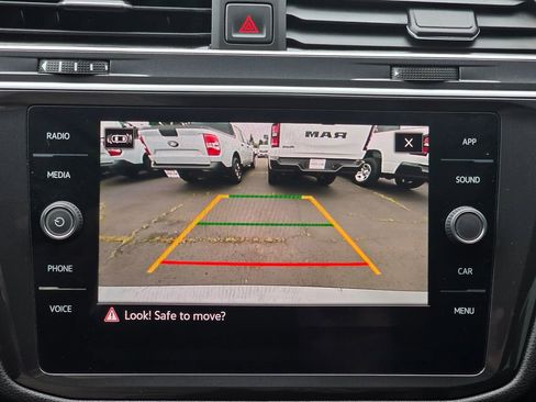 Used 2024 Volkswagen Tiguan SE R-Line FWD image 15