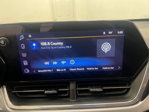 Used 2025 Chevrolet Trax LT w/ LT Convenience Package FWD image 53