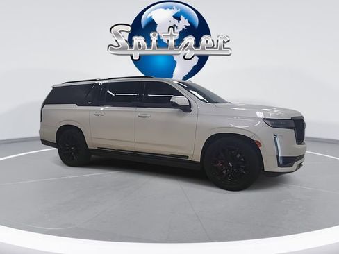 Used 2024 Cadillac Escalade ESV Sport Platinum w/ LPO, ONYX Package image 7