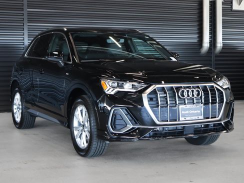 Used 2024 Audi Q3 2.0T Premium w/ Convenience Package AWD/4WD image 12
