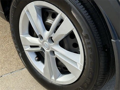 Used 2024 Nissan Kicks S image 11