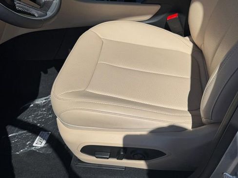 New 2025 Jeep Grand Cherokee Limited w/ Luxury Tech Group II image 22