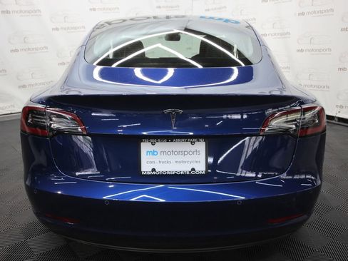 Used 2022 Tesla Model 3 Standard Range RWD image 5