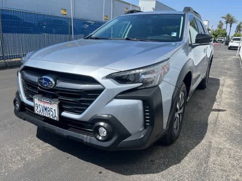 Used 2025 Subaru Outback Premium AWD/4WD image 9