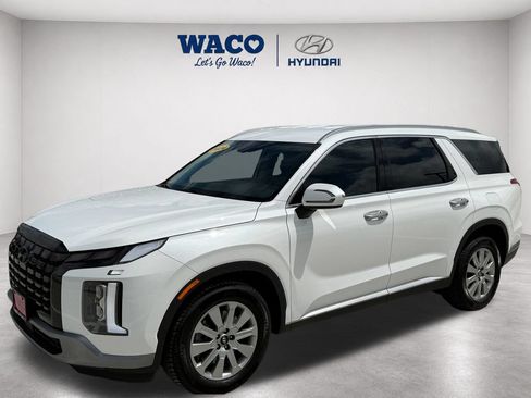 Used 2024 Hyundai Palisade SEL FWD image 3