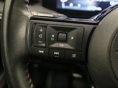 Used 2025 Nissan Kicks SR AWD/4WD image 32