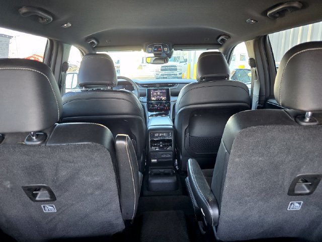 Used 2023 Jeep Grand Cherokee L Laredo AWD/4WD image 12